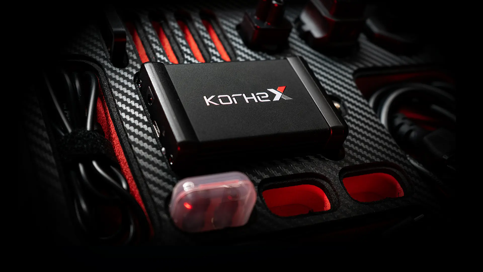 Korhex в открытом кейсе для инструмента